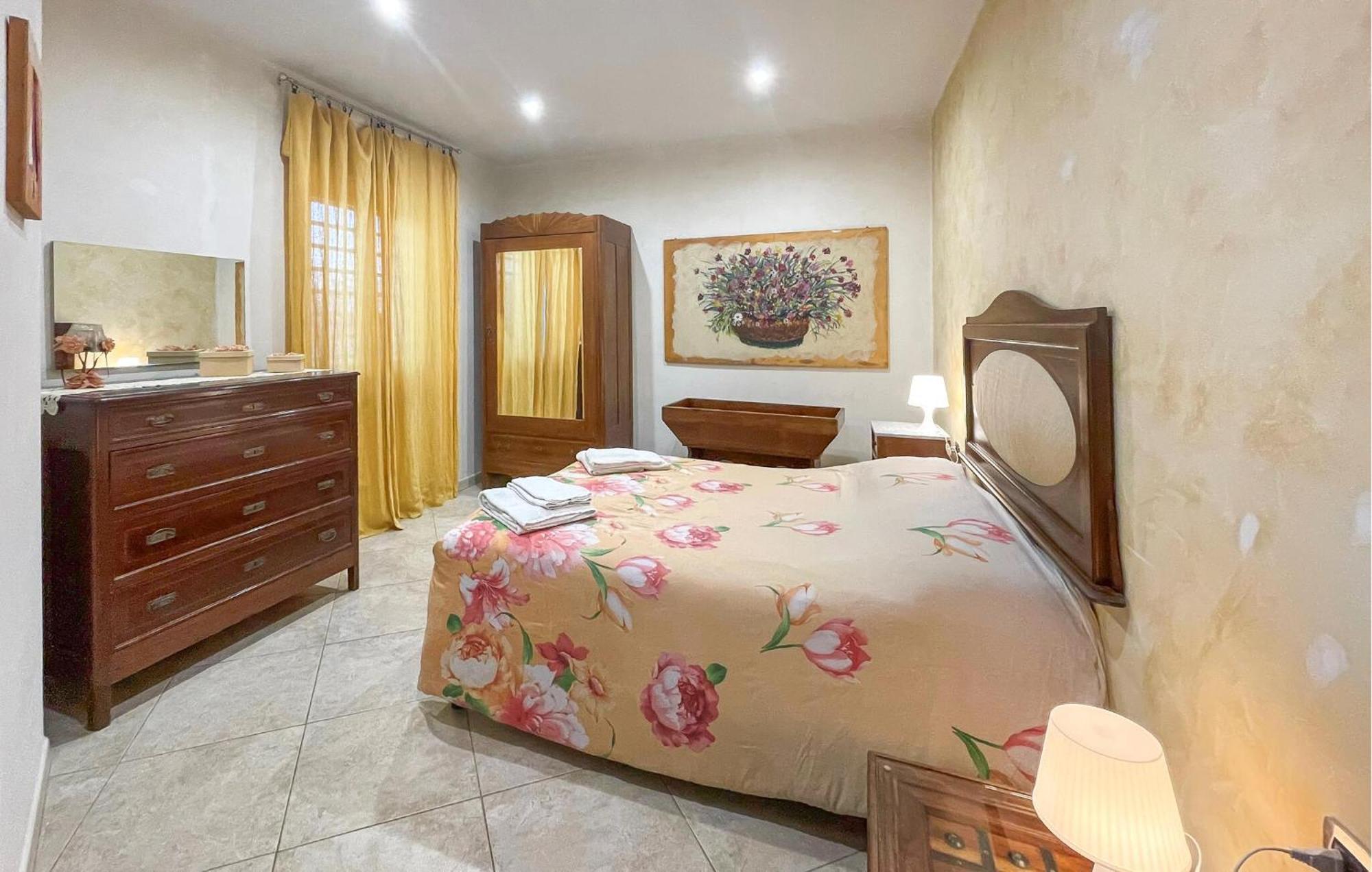 Awesome Apartment In Bari With Wifi ภายนอก รูปภาพ